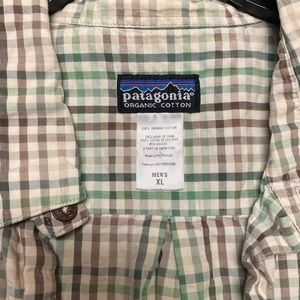 3 Patagonia short-sleeved cotton shirts